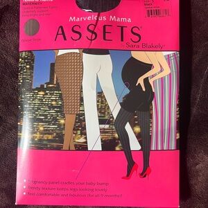 ASSETS by Sara Blakely Black Opaque Stripe Tights